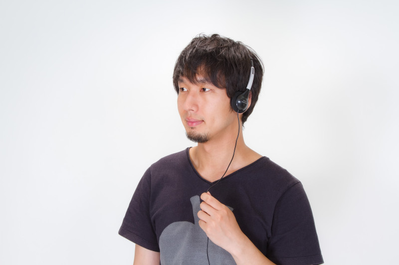 n112_headphonedeongakudansei_tp_v